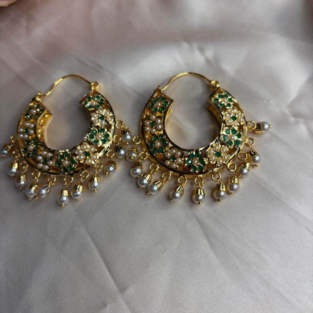Jadau two sided emerald hoops balis in gold plating