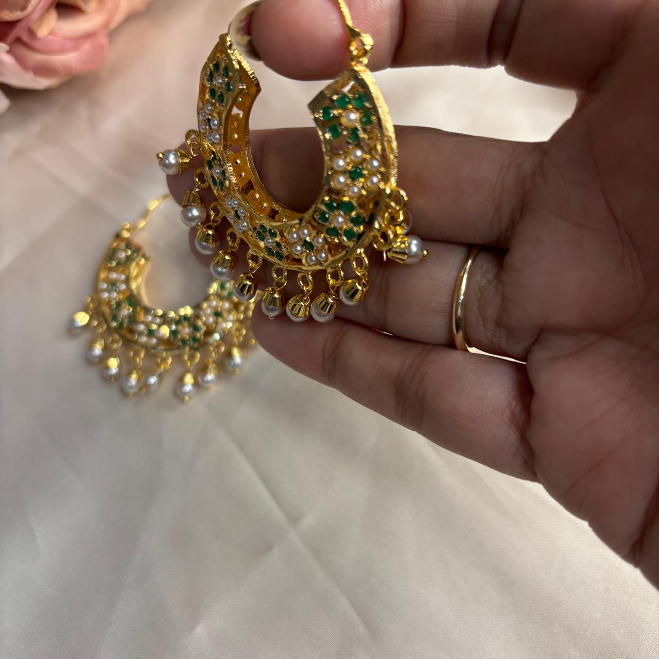 Jadau two sided emerald hoops balis in gold plating