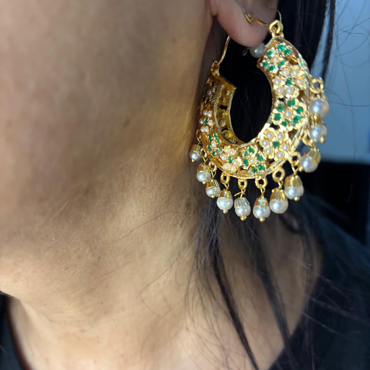 Jadau two sided emerald hoops balis in gold plating