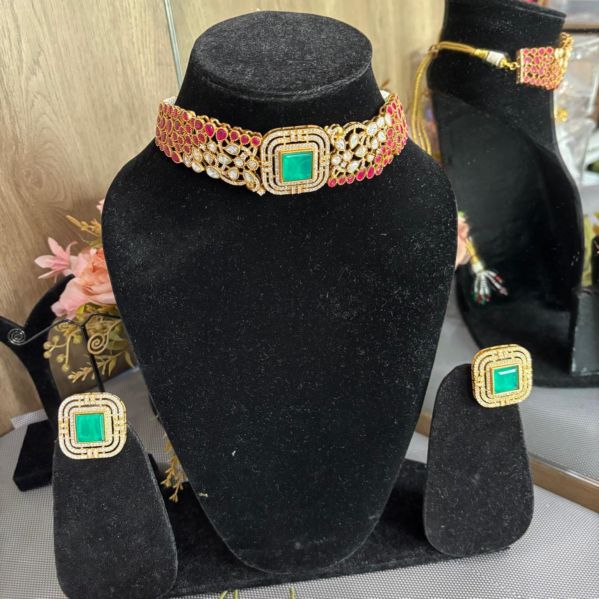 Emerald green and ruby statement choker necklace set with matching stud earrings