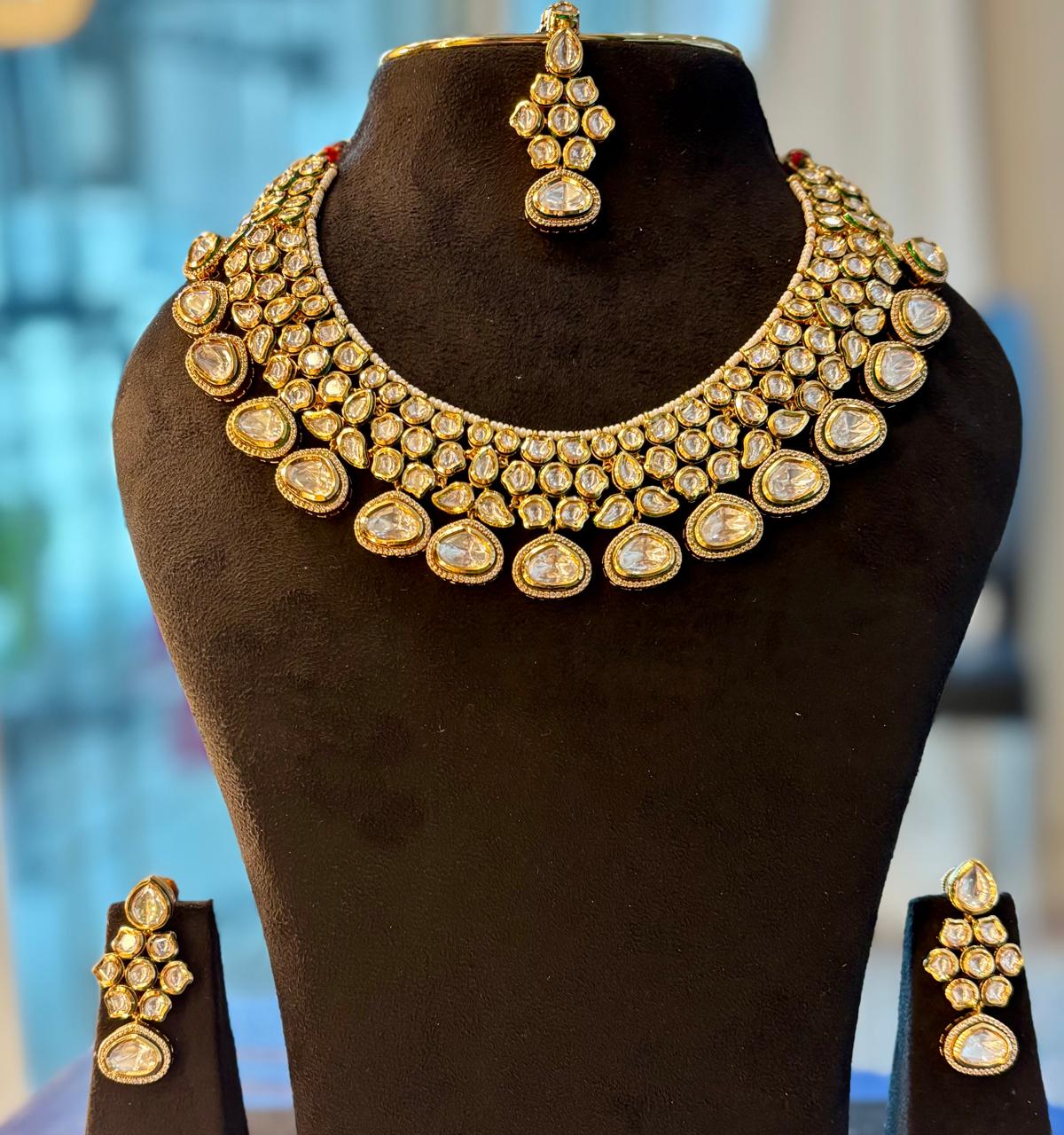  kundan bridal  necklace Set  with maang tikka in uncut polki diamonds and kundan 